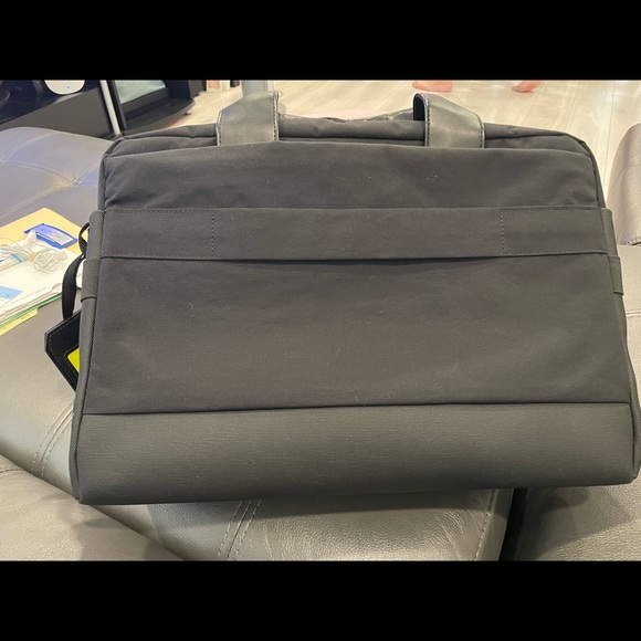 Moleskine ID Reporter Laptop Bag, BLACK - Picture 3 of 11